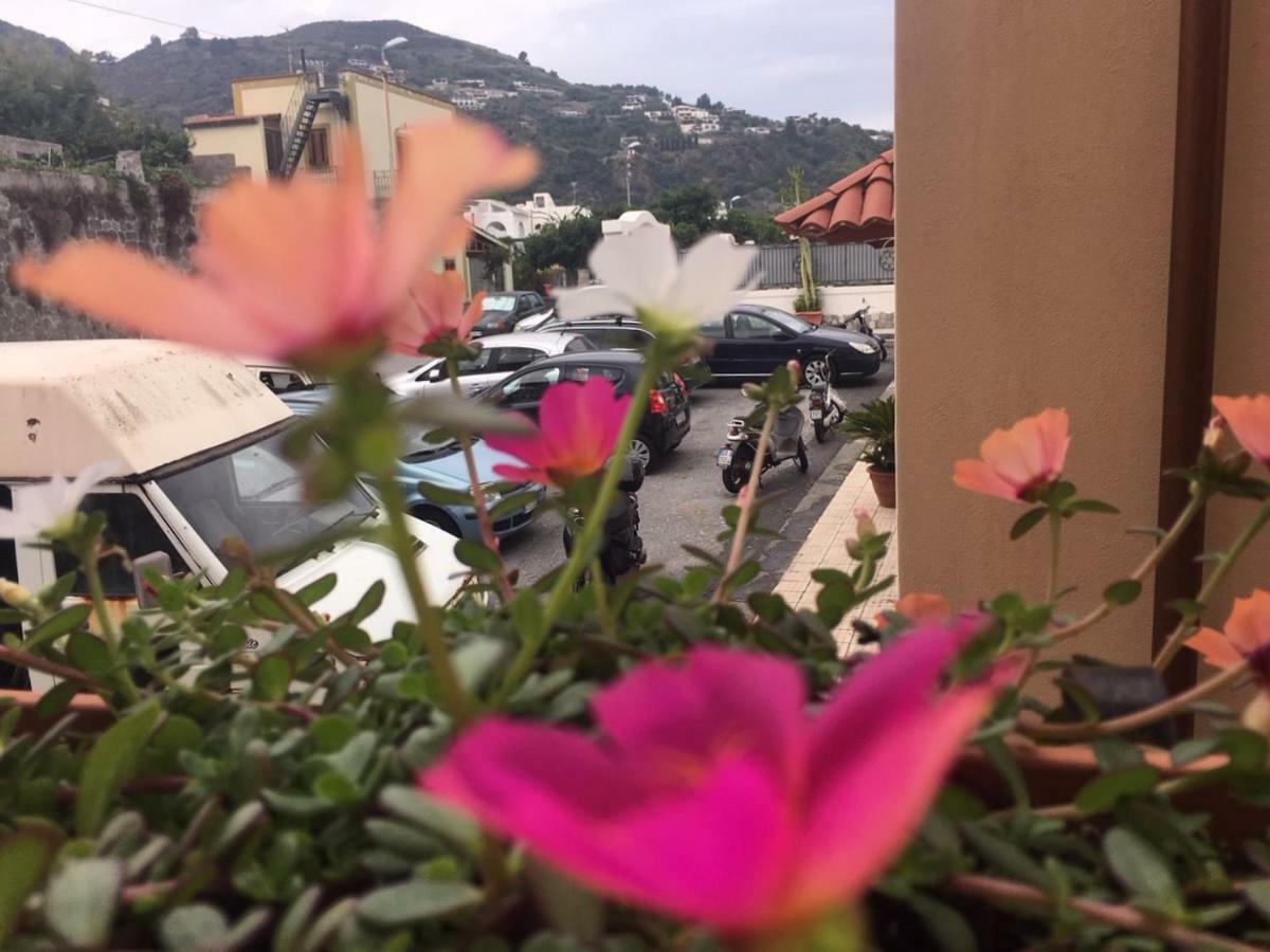 Casa Mafalda B&B ลีปารี ภายนอก รูปภาพ