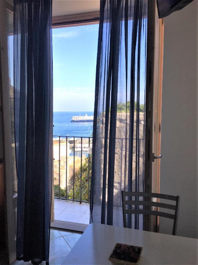 Casa Mafalda B&B ลีปารี ภายนอก รูปภาพ